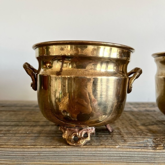 Brass footed jardinea planter pots with handles set of 2 - Picture 4 of 5